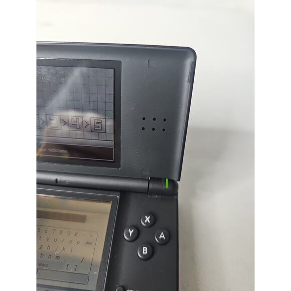 Nintendo DS Lite Handheld Black w/ Multi Device USB Charging Cable, Game, Stylus - Picture 6 of 16